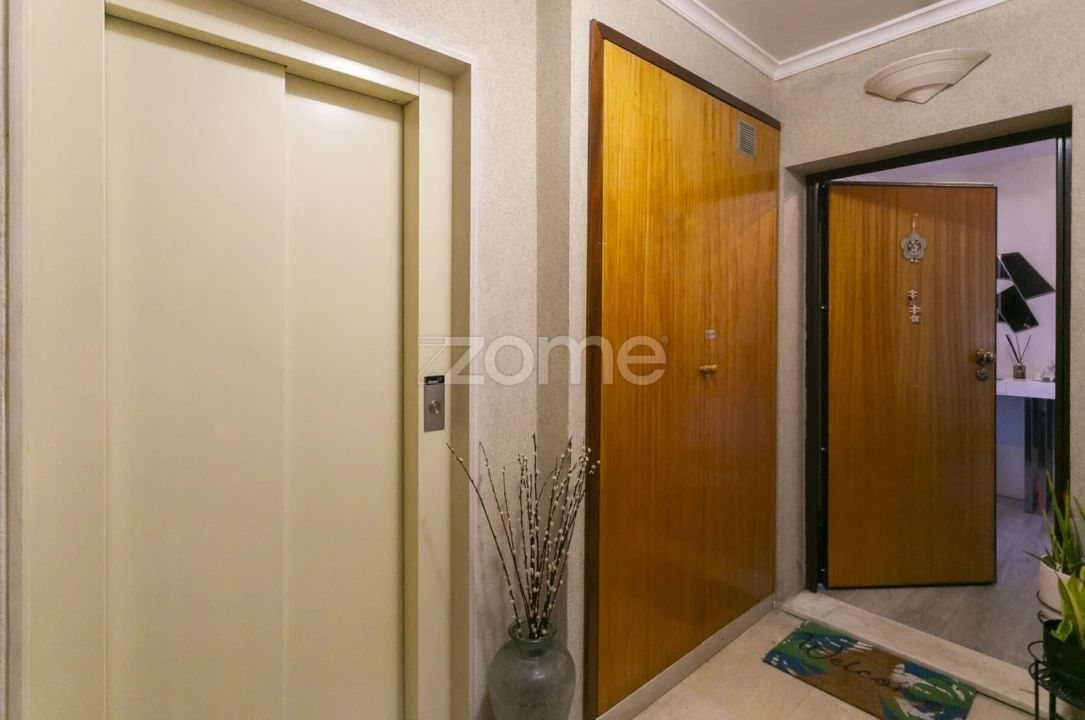 Apartamento T3 para Arrendamento em Nogueira e Silva Escura Foto 35