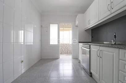 Apartamento T2 para Arrendamento em Custóias, Leça do Balio e Guifões