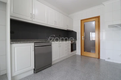 Apartamento T2 para Arrendamento em Custóias, Leça do Balio e Guifões