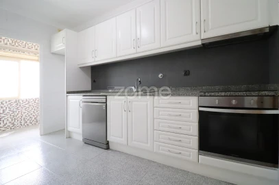 Apartamento T2 para Arrendamento em Custóias, Leça do Balio e Guifões