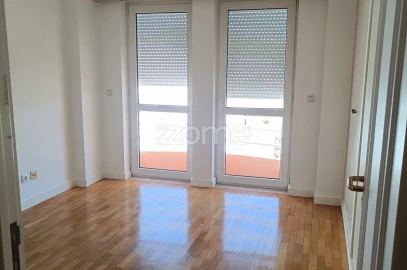 Apartamento T4 para Venda em Santa Maria, São Pedro e Matacães