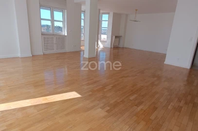 Apartamento T4 para Venda em Santa Maria, São Pedro e Matacães