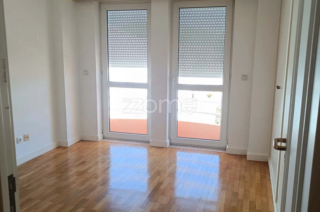 Apartamento T4 para Venda em Santa Maria, São Pedro e Matacães Foto 11