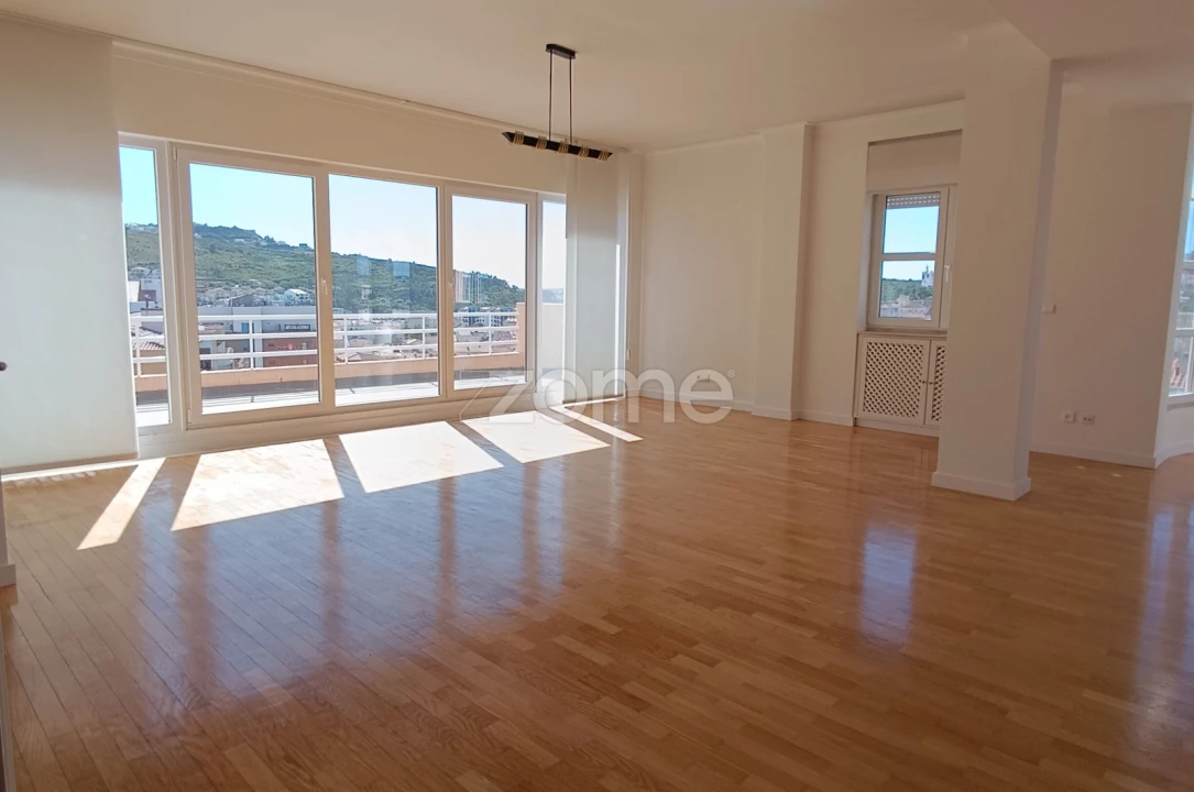 Apartamento T4 para Venda em Santa Maria, São Pedro e Matacães Foto 3