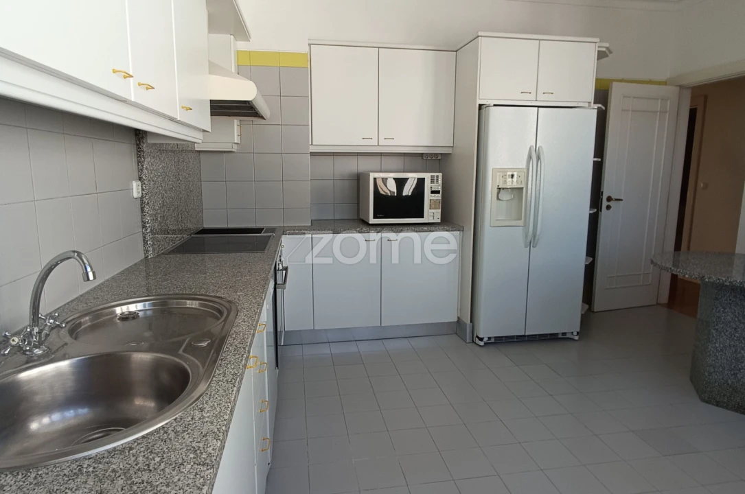 Apartamento T4 para Venda em Santa Maria, São Pedro e Matacães Foto 29