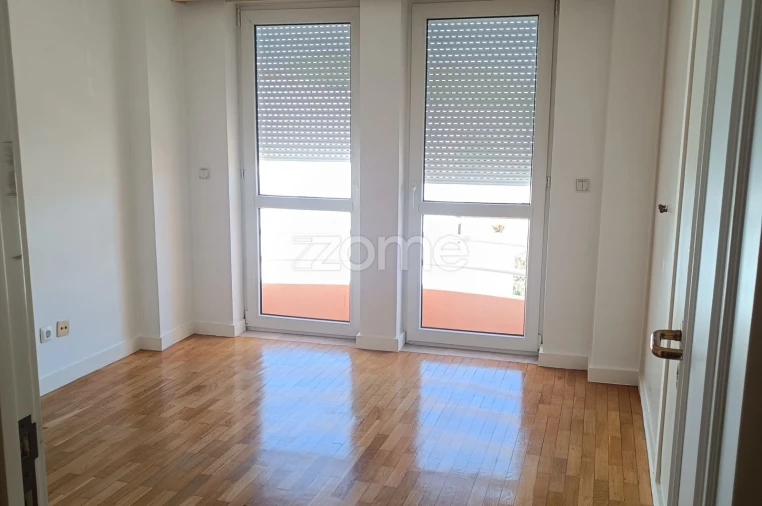 Apartamento T4 para Venda em Santa Maria, São Pedro e Matacães Foto 11