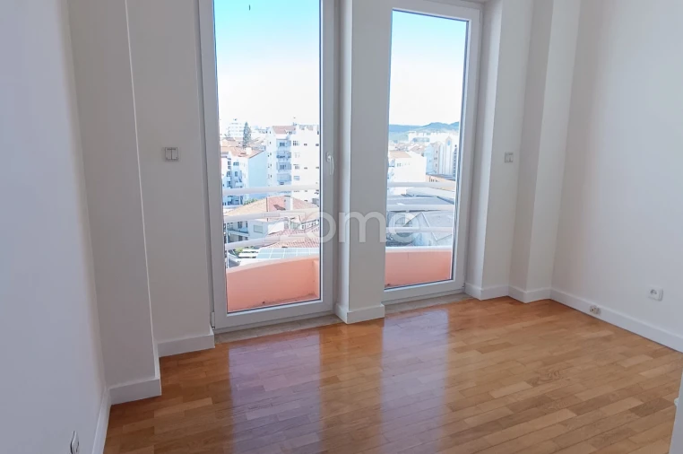 Apartamento T4 para Venda em Santa Maria, São Pedro e Matacães Foto 31