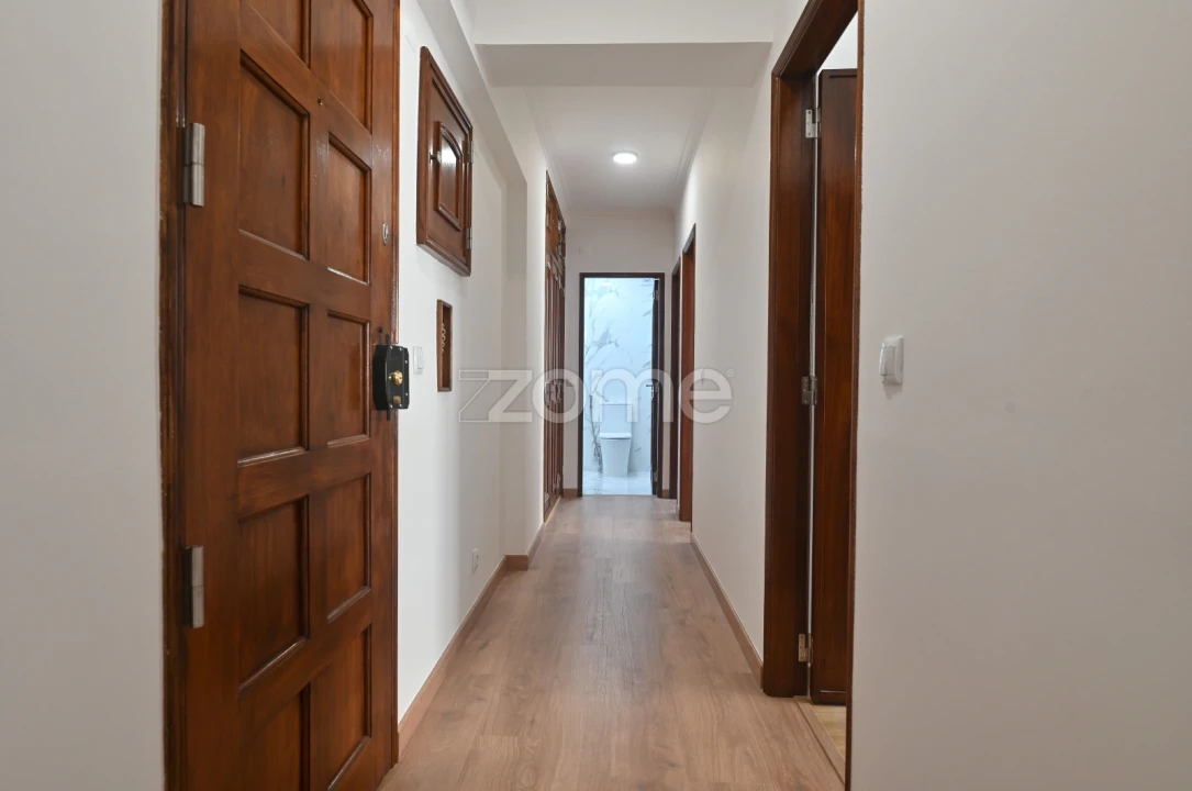 Apartamento T2 para Venda em Algueirão-Mem Martins Foto 5