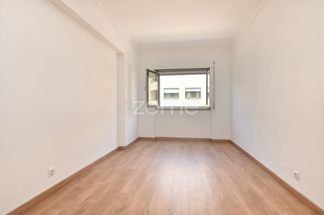 Apartamento T2 para Venda em Algueirão-Mem Martins Foto 10