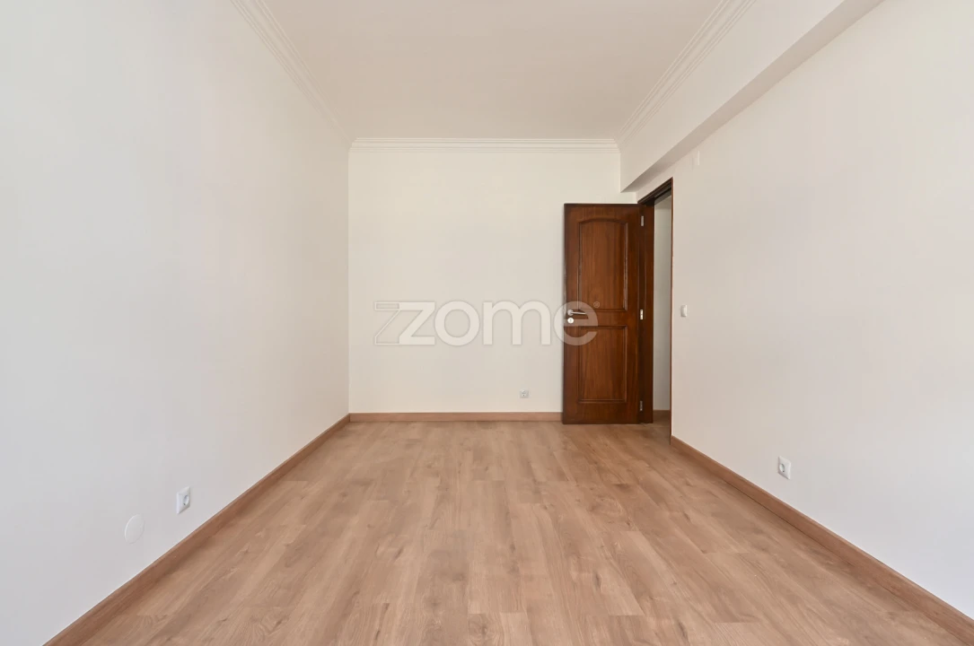 Apartamento T2 para Venda em Algueirão-Mem Martins Foto 9
