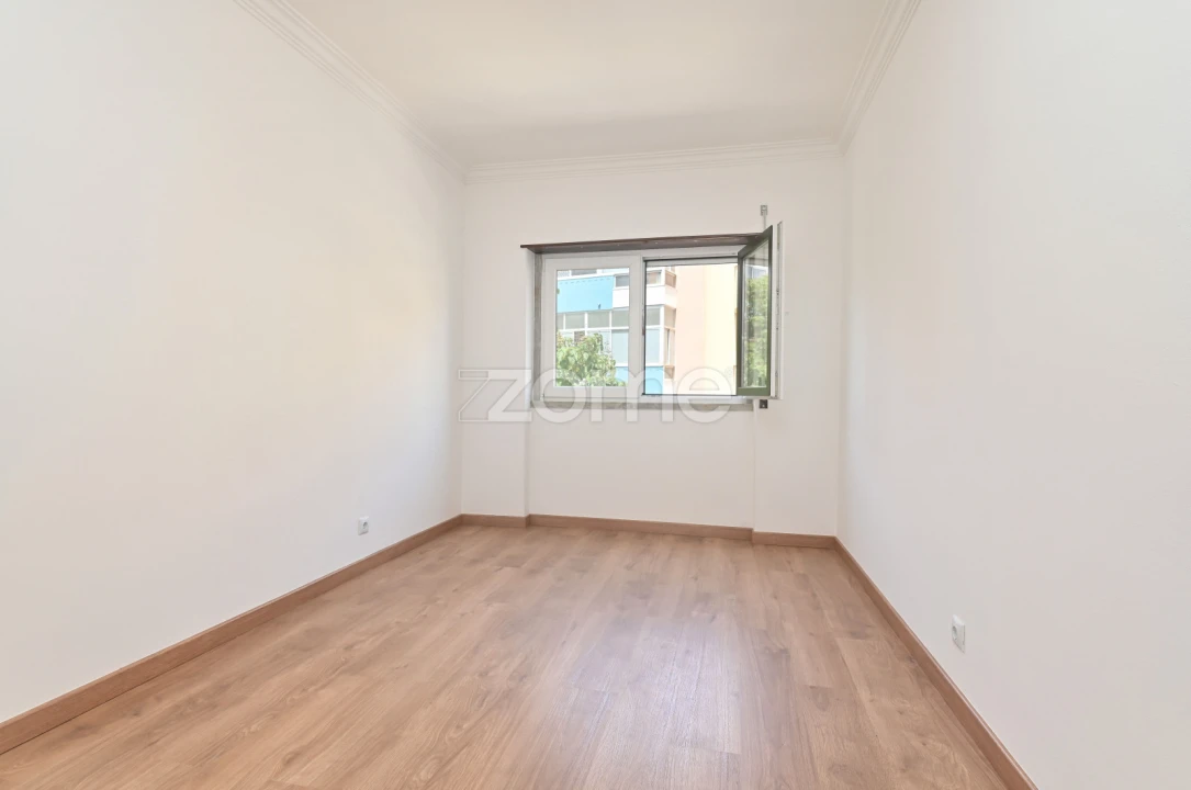 Apartamento T2 para Venda em Algueirão-Mem Martins Foto 11
