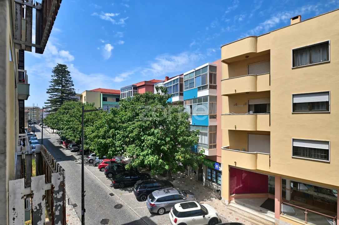 Apartamento T2 para Venda em Algueirão-Mem Martins Foto 16