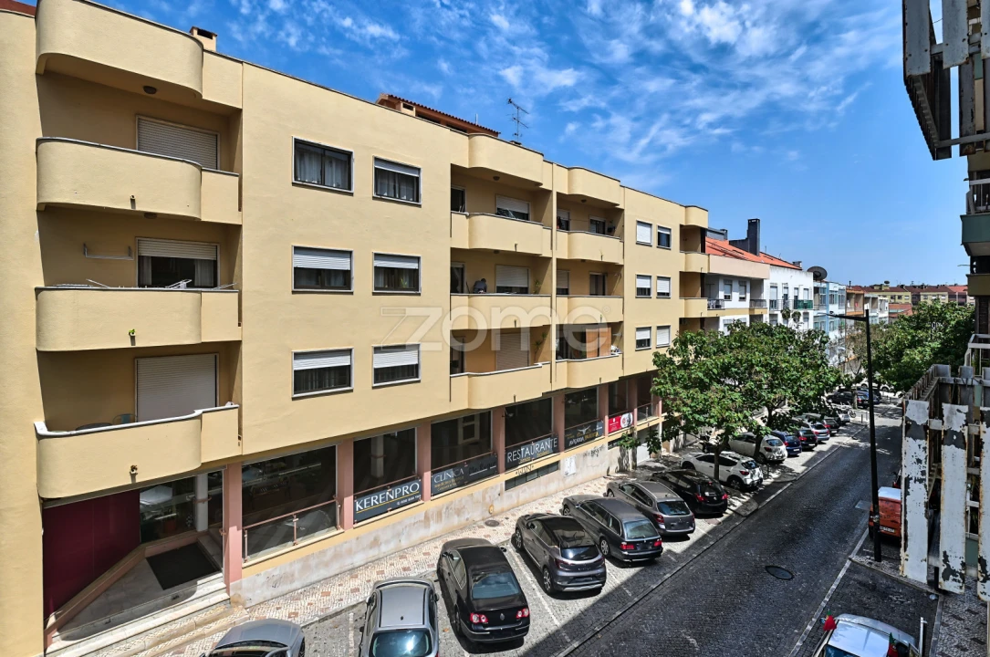 Apartamento T2 para Venda em Algueirão-Mem Martins Foto 17