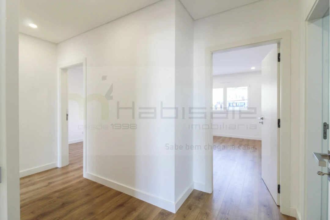 Apartamento T3 para Venda em Santo António dos Cavaleiros e Frielas Foto 11