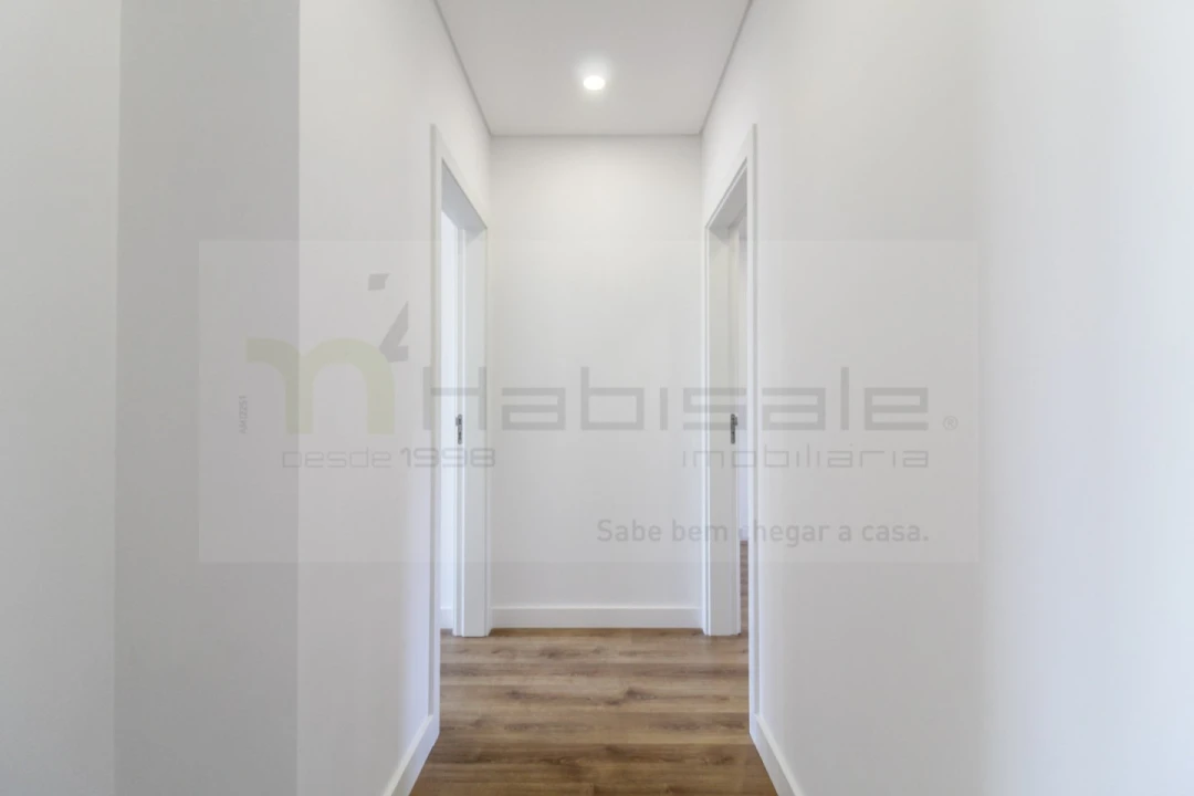 Apartamento T3 para Venda em Santo António dos Cavaleiros e Frielas Foto 18
