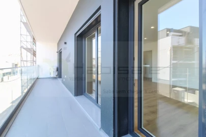 Apartamento T3 para Venda em Santo António dos Cavaleiros e Frielas