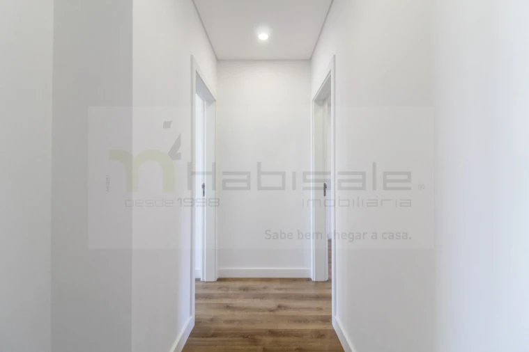 Apartamento T3 para Venda em Santo António dos Cavaleiros e Frielas Foto 18