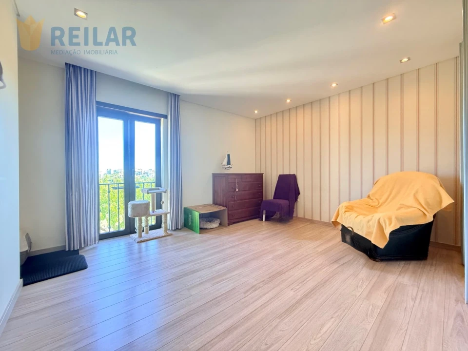 Moradia T4 para Venda em Santa Iria de Azoia, São João da Talha e Bobadela Foto 43