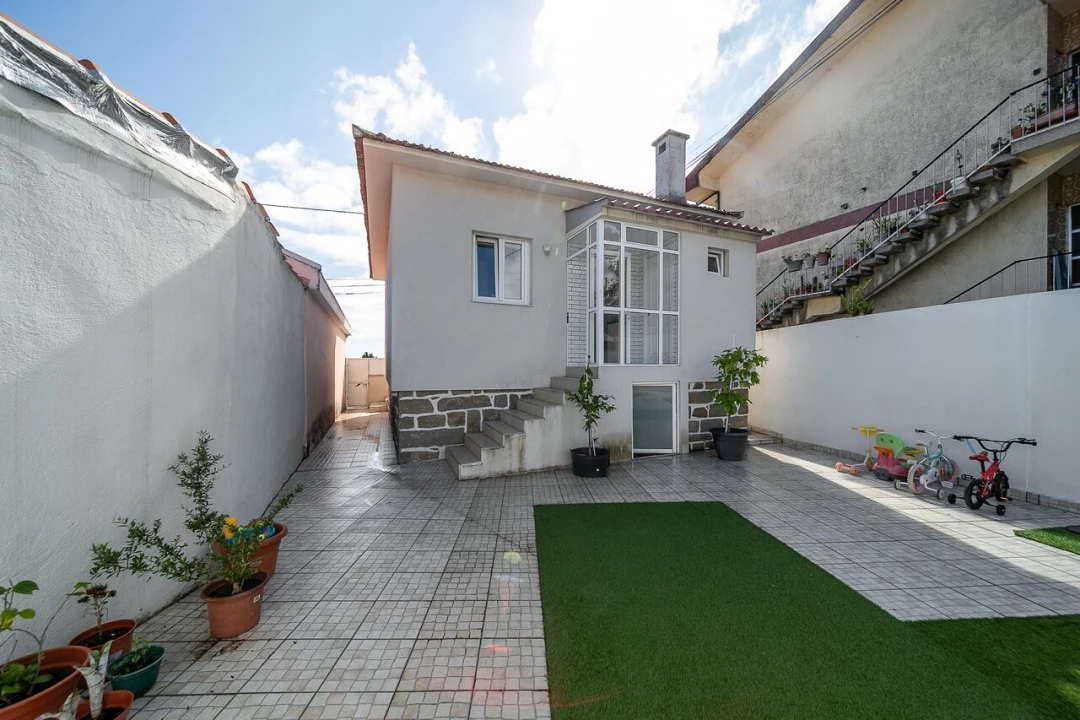 Moradia T4 para Venda em Madalena Foto 30
