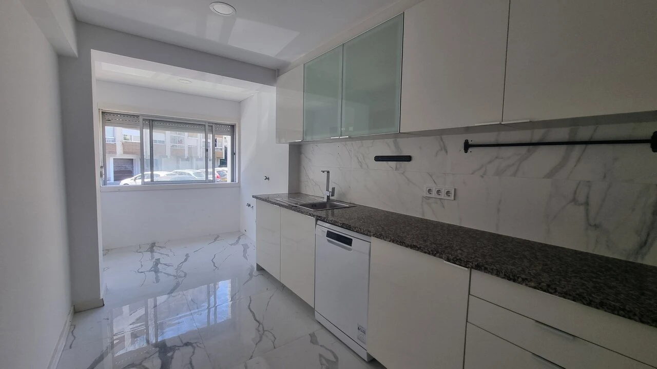 Apartamento T3 para Venda em Santa Marinha e São Pedro da Afurada Foto 3