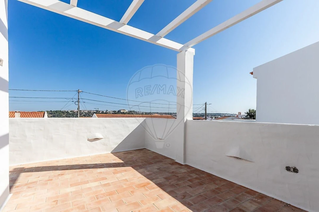 Moradia T3 para Venda em Santa Maria do Castelo e Santiago e Santa Susana Foto 23