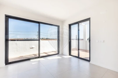 Moradia T3 para Venda em Santa Maria do Castelo e Santiago e Santa Susana