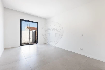 Moradia T3 para Venda em Santa Maria do Castelo e Santiago e Santa Susana