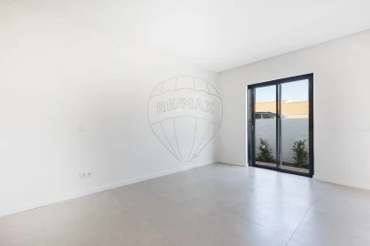 Moradia T3 para Venda em Santa Maria do Castelo e Santiago e Santa Susana