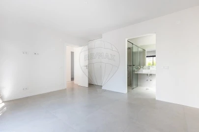 Moradia T3 para Venda em Santa Maria do Castelo e Santiago e Santa Susana