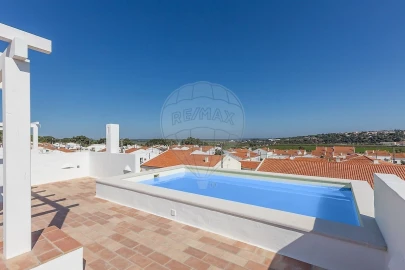 Moradia T3 para Venda em Santa Maria do Castelo e Santiago e Santa Susana