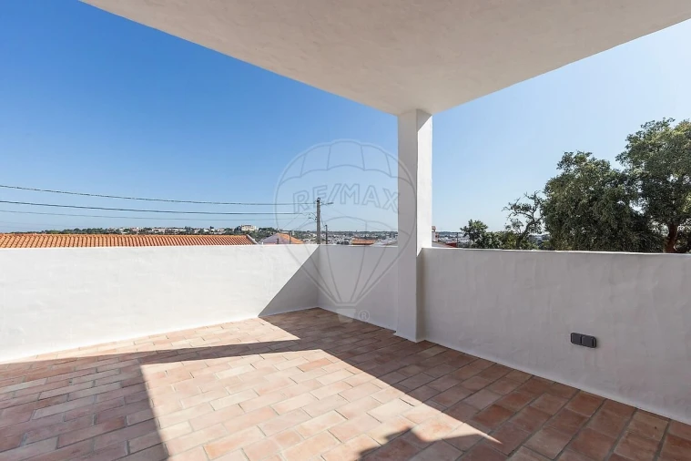 Moradia T3 para Venda em Santa Maria do Castelo e Santiago e Santa Susana Foto 30