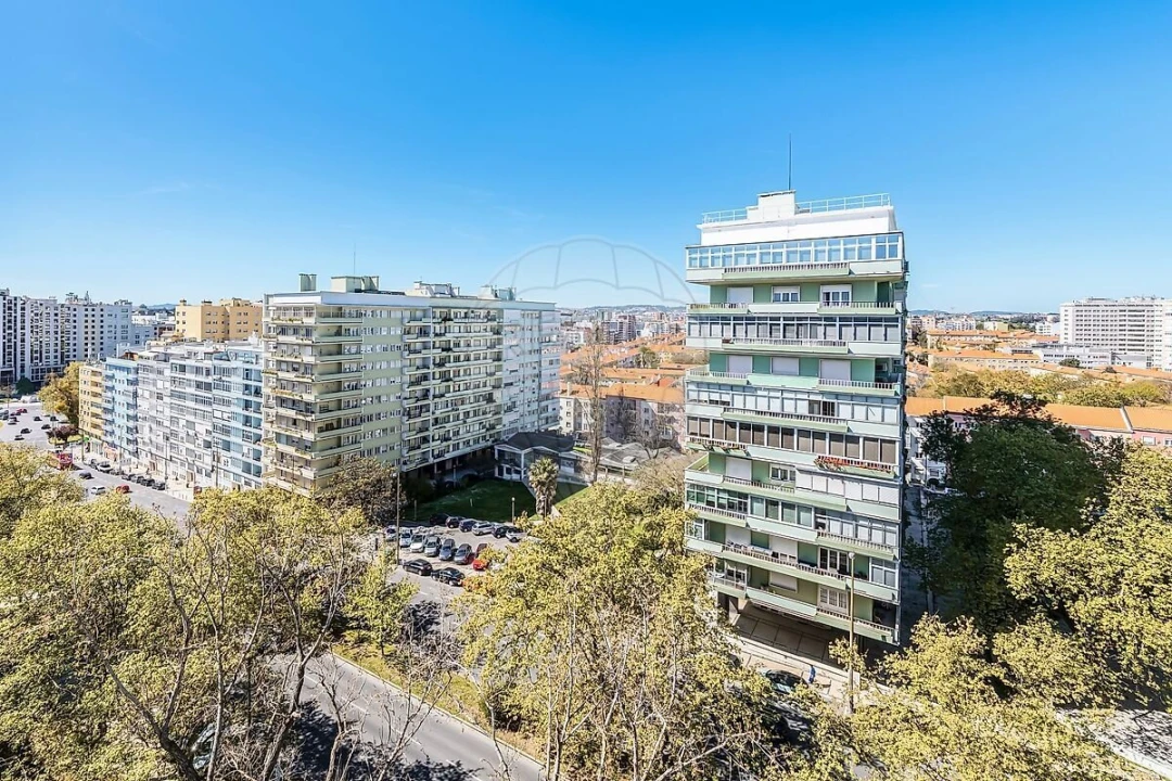 Apartamento T2 para Venda em Alvalade Foto 3