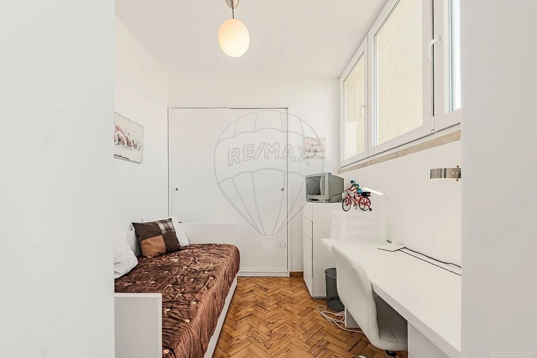 Apartamento T2 para Venda em Alvalade Foto 19