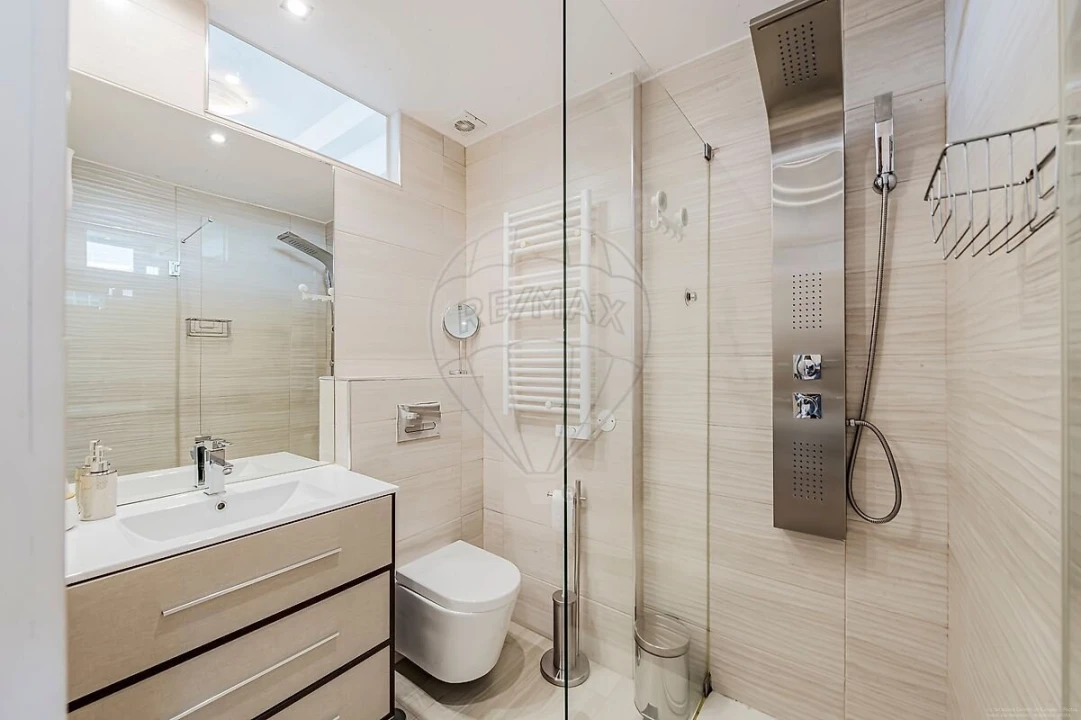 Apartamento T2 para Venda em Alvalade Foto 25