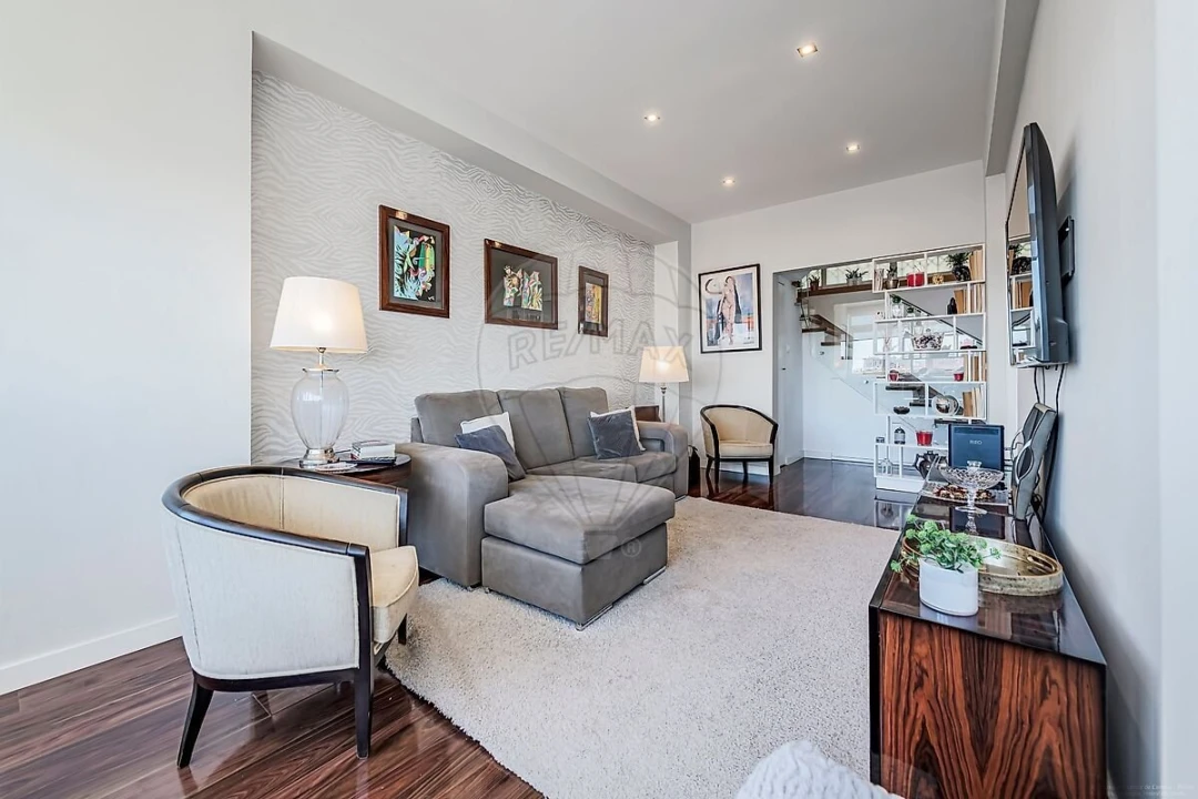 Apartamento T2 para Venda em Alvalade Foto 1