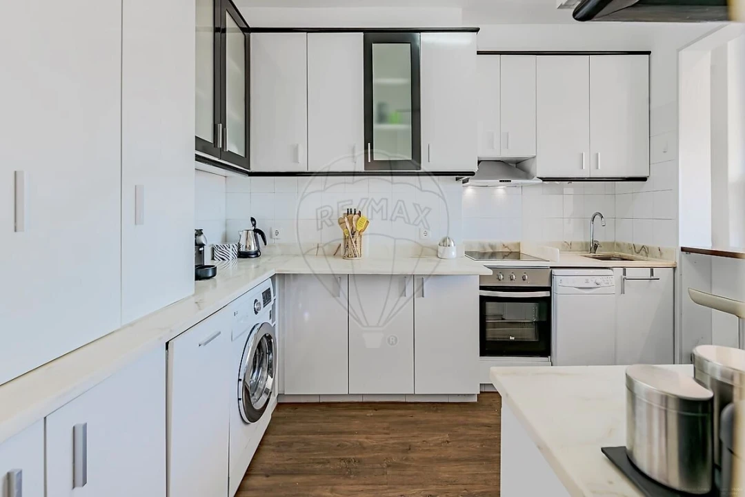 Apartamento T2 para Venda em Alvalade Foto 7