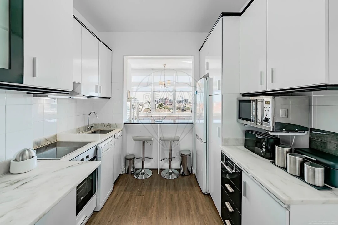 Apartamento T2 para Venda em Alvalade Foto 9