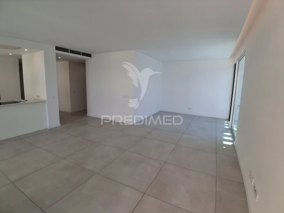Apartamento T3 para Venda em Quarteira Foto 8
