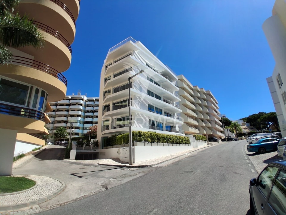 Apartamento T3 para Venda em Quarteira Foto 1