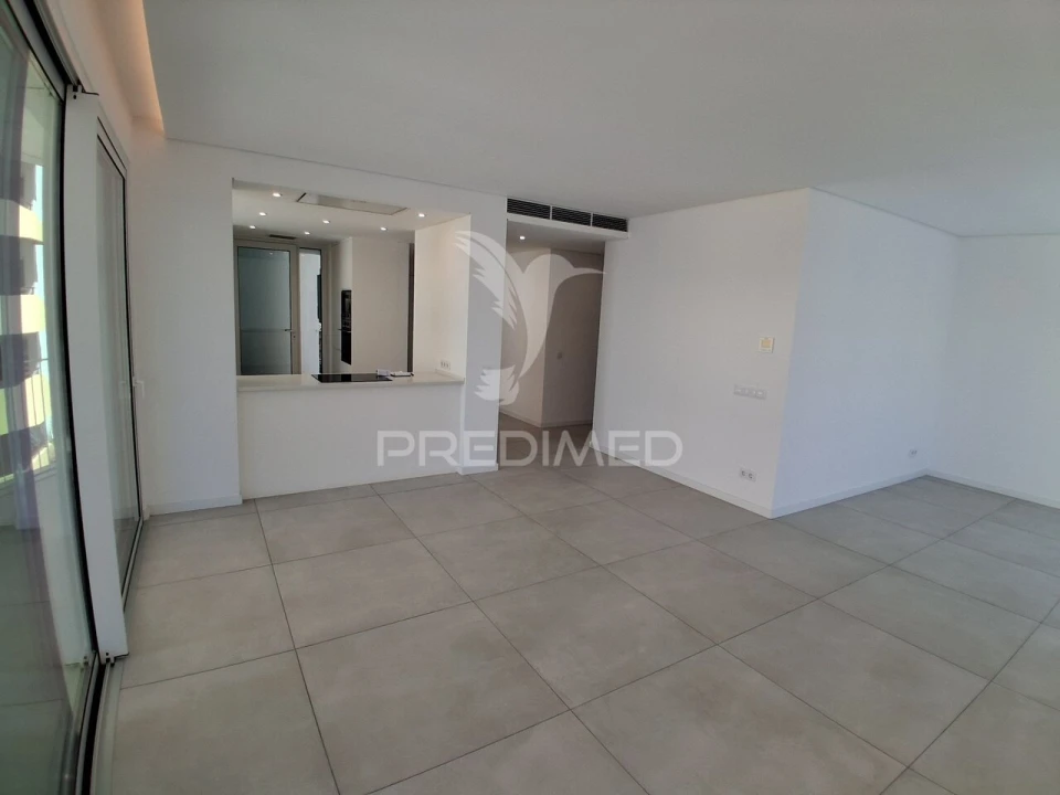 Apartamento T3 para Venda em Quarteira Foto 9