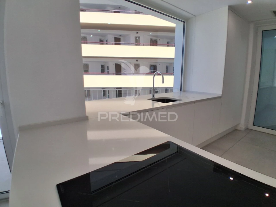 Apartamento T3 para Venda em Quarteira Foto 11
