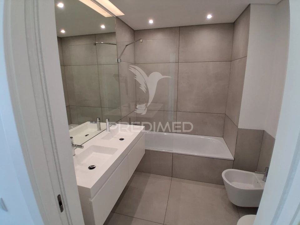Apartamento T3 para Venda em Quarteira Foto 21