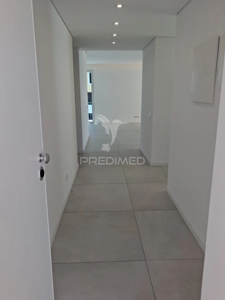 Apartamento T3 para Venda em Quarteira Foto 5
