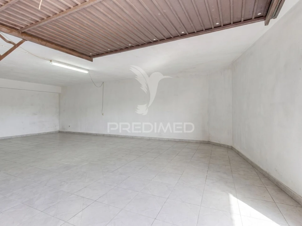 Garagem para Venda em Cacém e São Marcos Foto 3
