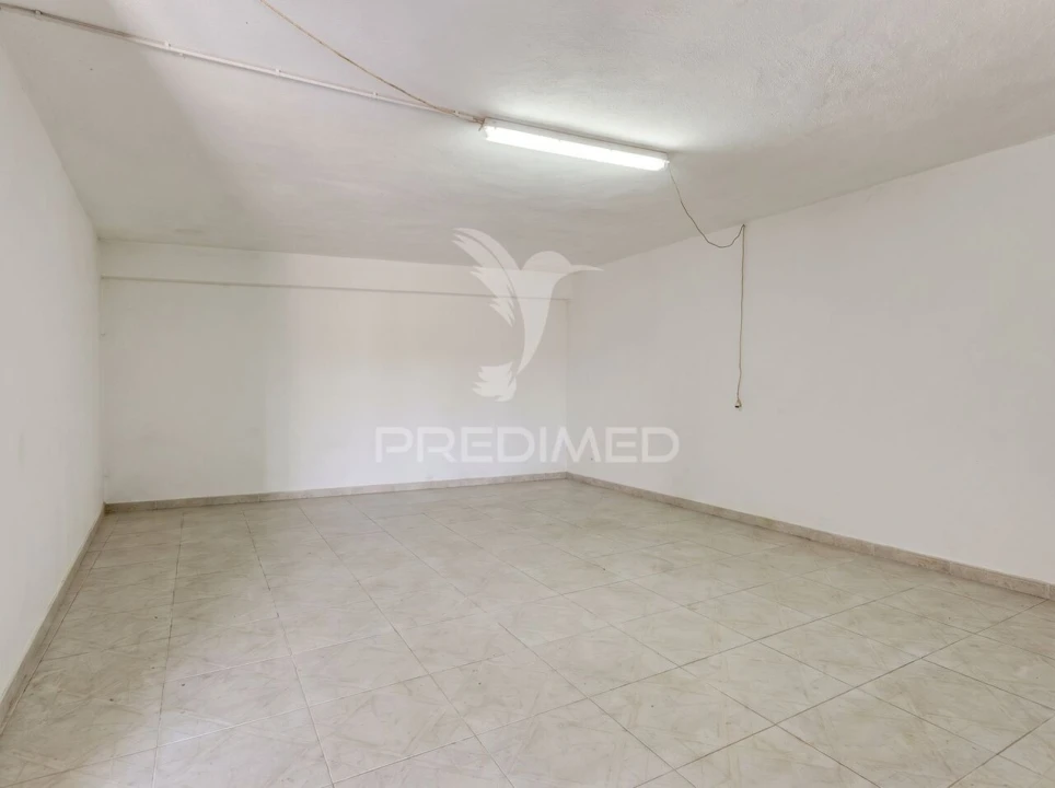 Garagem para Venda em Cacém e São Marcos Foto 2