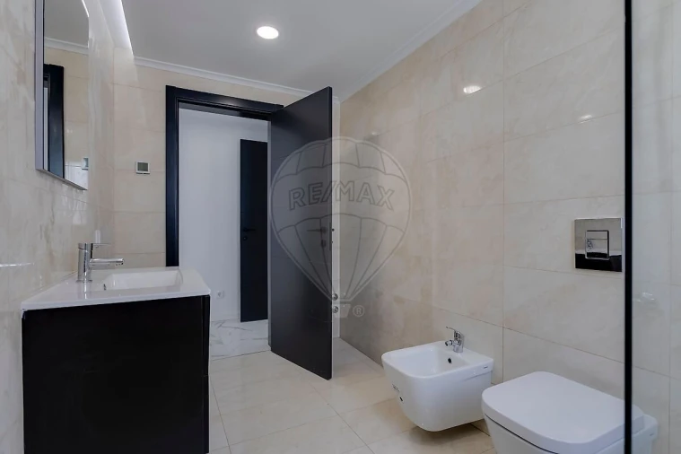Moradia T3 para Venda em Lagos (São Sebastião e Santa Maria) Foto 39