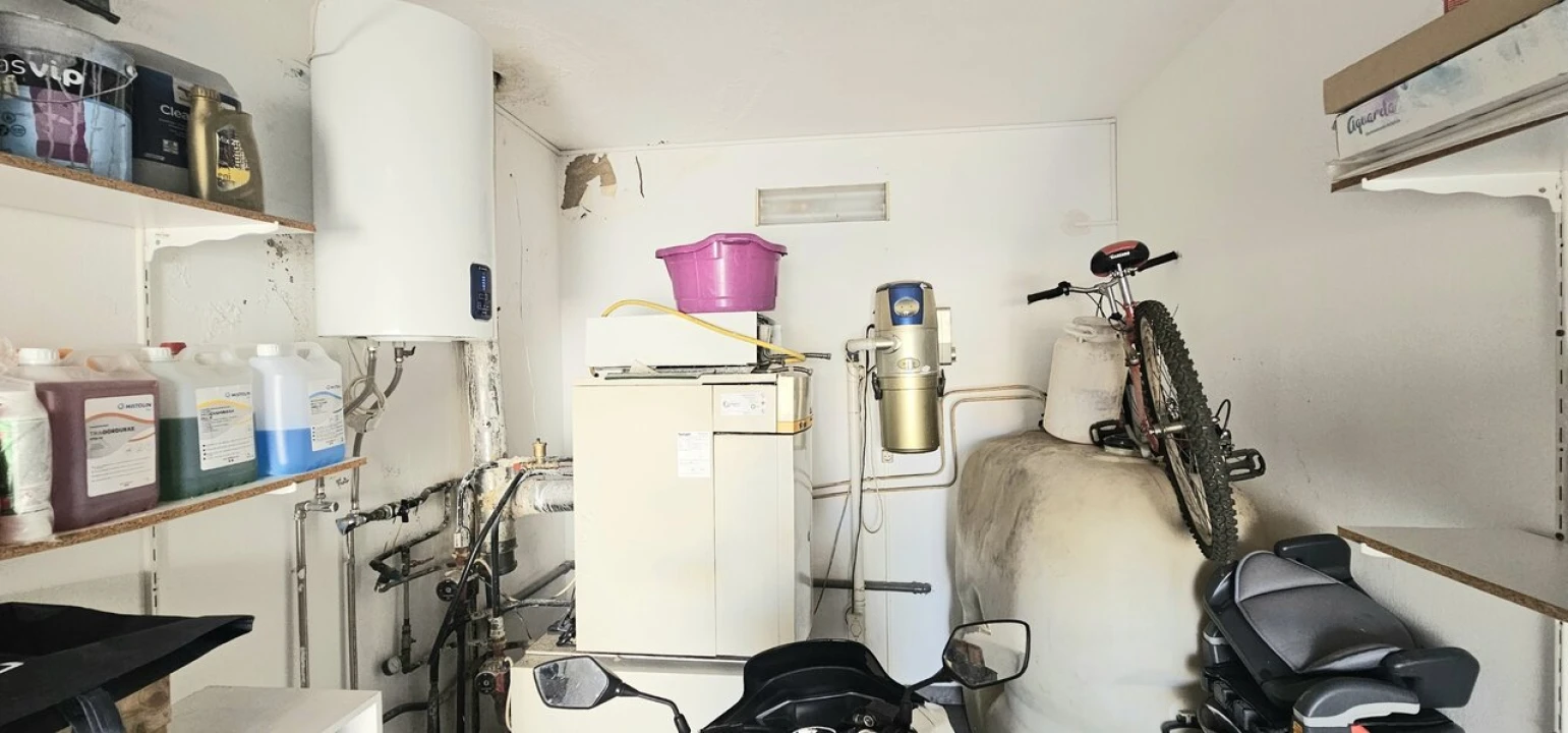 Moradia T4 para Venda em Quelfes Foto 20