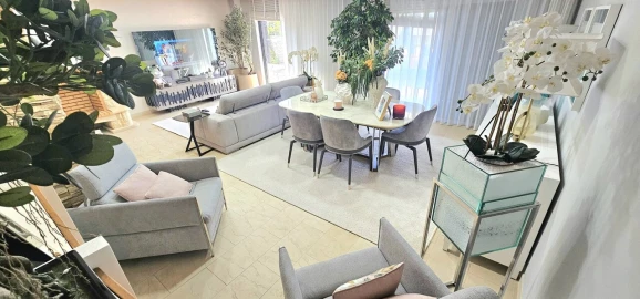 Moradia T4 para Venda em Quelfes