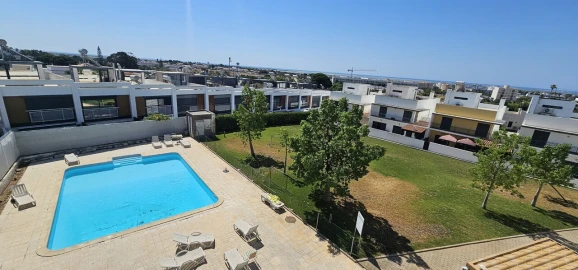 Moradia T4 para Venda em Quelfes