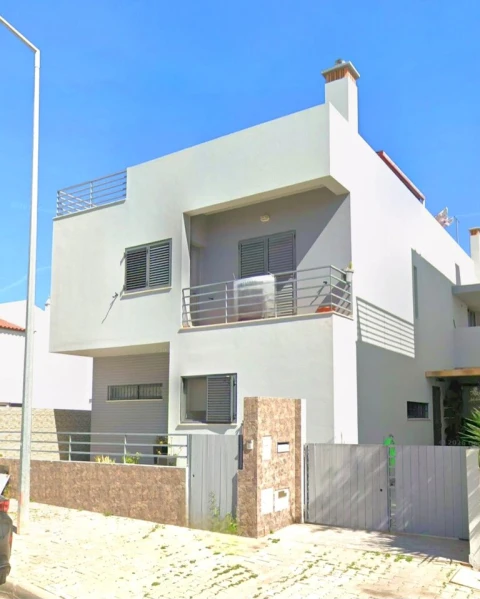 Moradia T4 para Venda em Quelfes